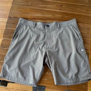 Costa Gray Performance Fishing Shorts Size 38